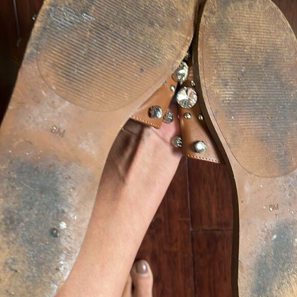 Steve Madden Flat Sandals - Tan with Crystals - Like New - Size 8 - Picture 3 of 3